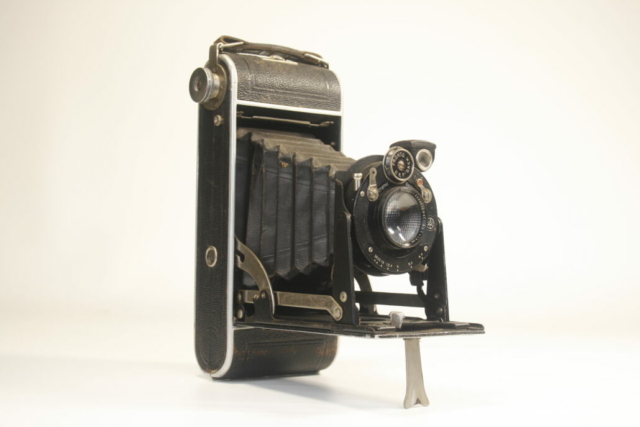 Balgcamera met Trinar Anastigmat 4.5 12cm lens
