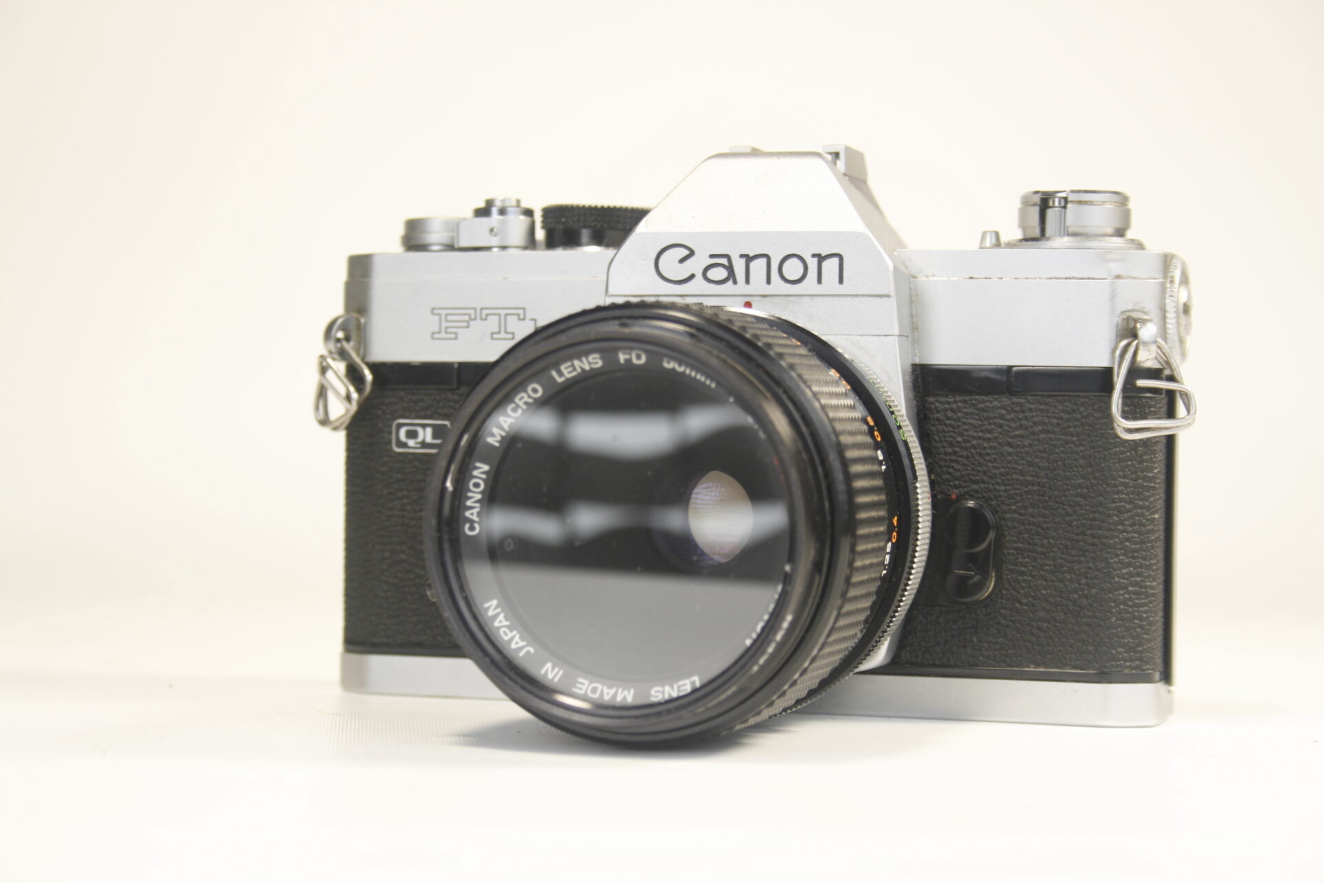 Canon FTB QL. Canon Macro lens. 35mm. SLR camera. 1971. Japan