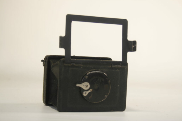 Ernemann Liliput. 4.5×6, 6.5×9 cm voor platen of film packs. 1914-1926. Duitsland