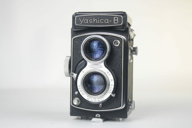 Yashica-B Ca.1960 TLR camera