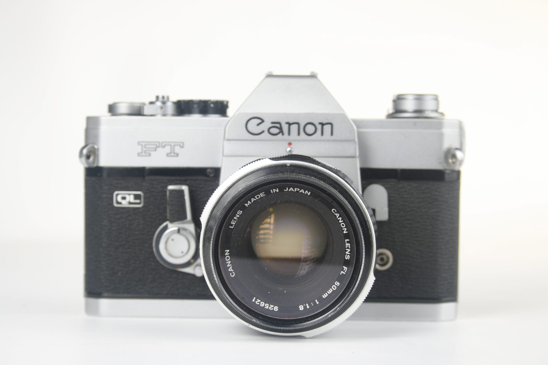 Canon FT QL. 1966. Japan. 35mm SLR camera