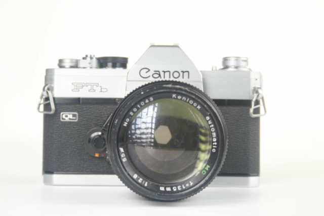 Canon FTb QL 35mm SLR viewfinder camera. 1971. Japan.