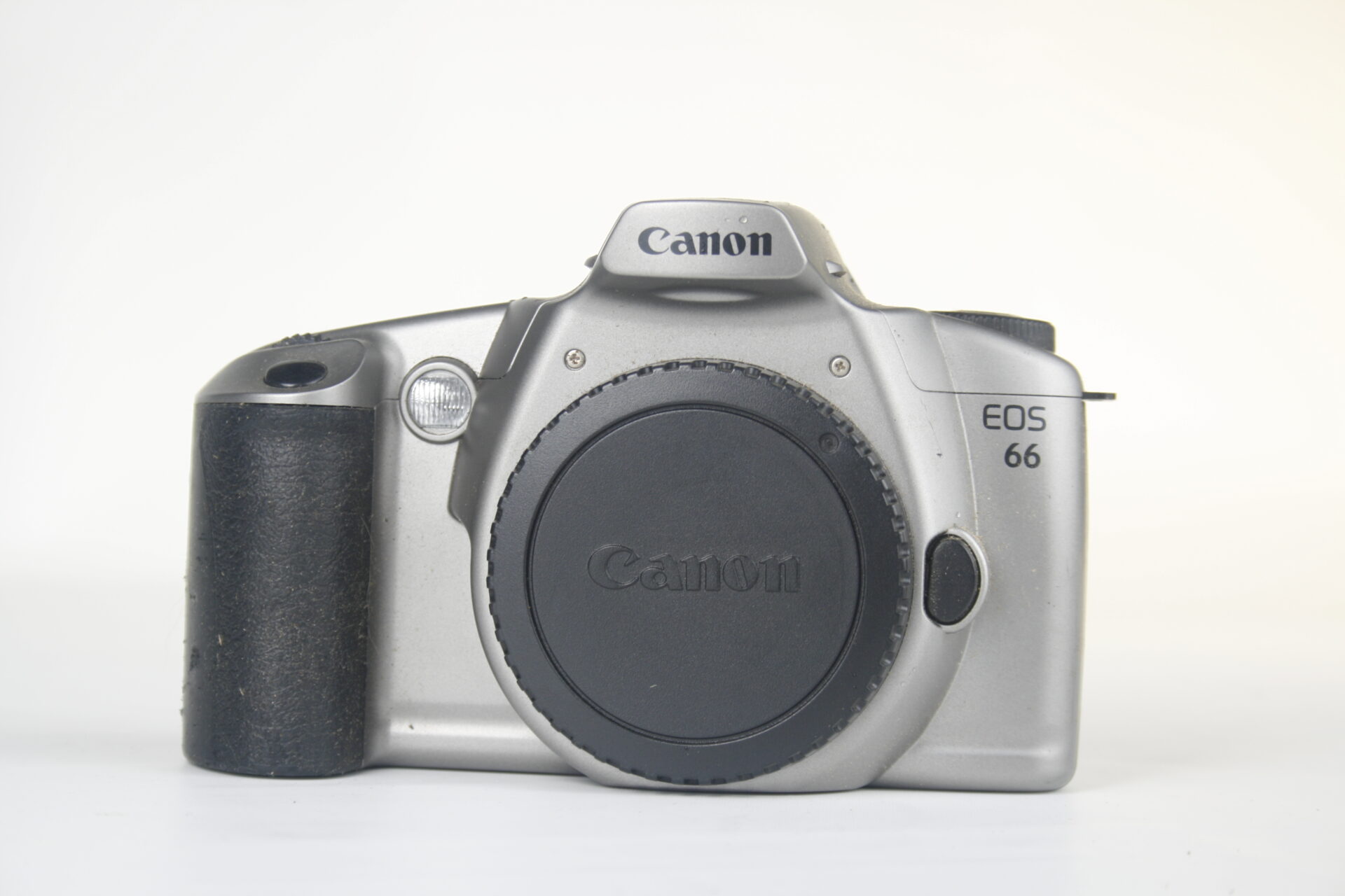 Canon EOS 66 SLR camera. (Ook bekend als Canon 3000N, EOS Rebel XSN & EOS Rebel GII). 2002. Japan.
