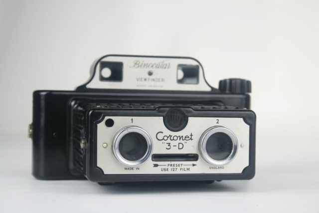 Coronet "3-D" stereo camera. 127 film. 1953. Engeland.