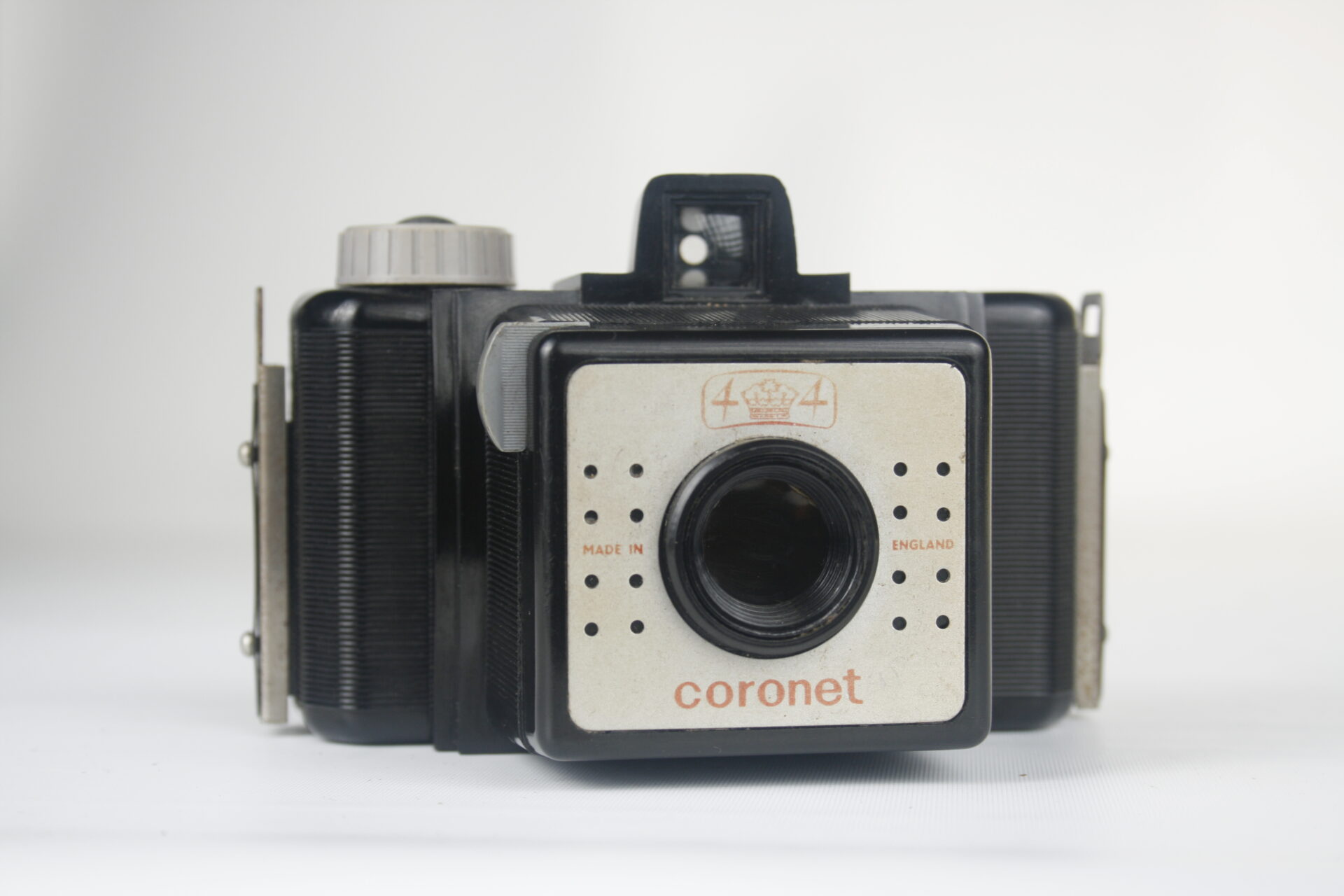 Coronet 4-4. 127 film. 1957. Engeland.