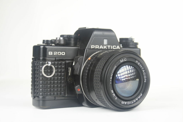 Praktica B 200. 35mm SLR camera. 1979-1982. Oost-Duitsland (DDR).