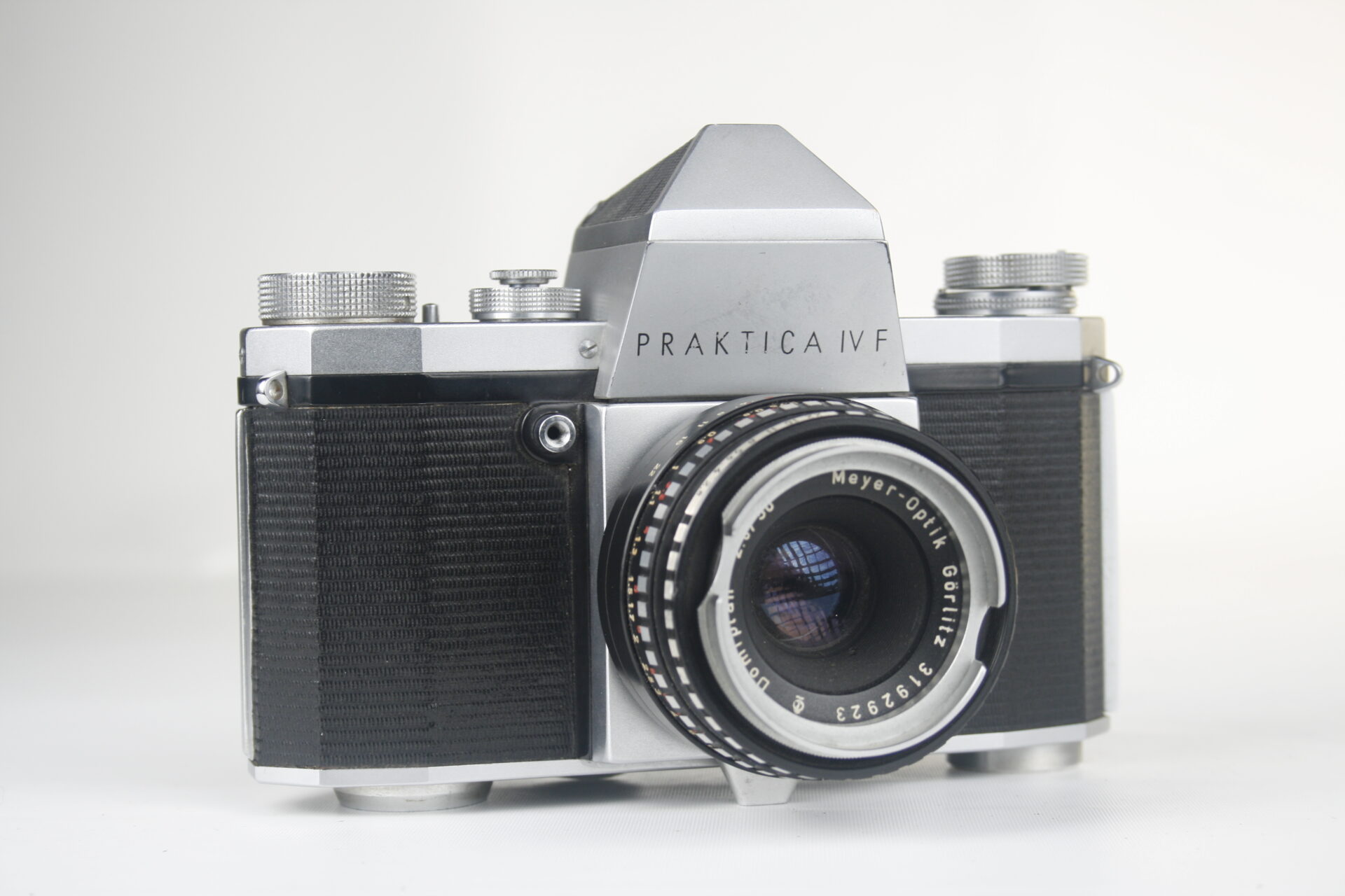 Praktica IV F. 35mm SLR camera. 1963-1966. Oost-Duitsland (DDR).