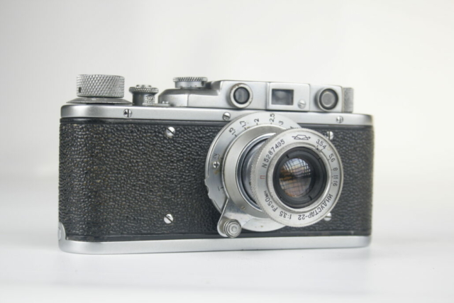 Zorki 1. 35mm rangefinder camera. 1948-1956. USSR.