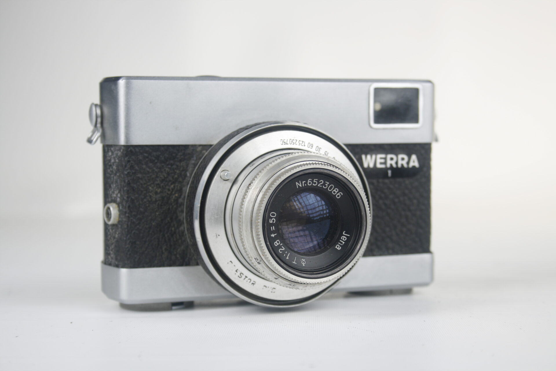 Werra 1B (Carl Zeiss Jena)  35mm viewfinder camera. 1960-1961. Duitsland.