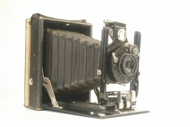 Plaat camera.Ihagee-Anastigmat Trioplan lens.