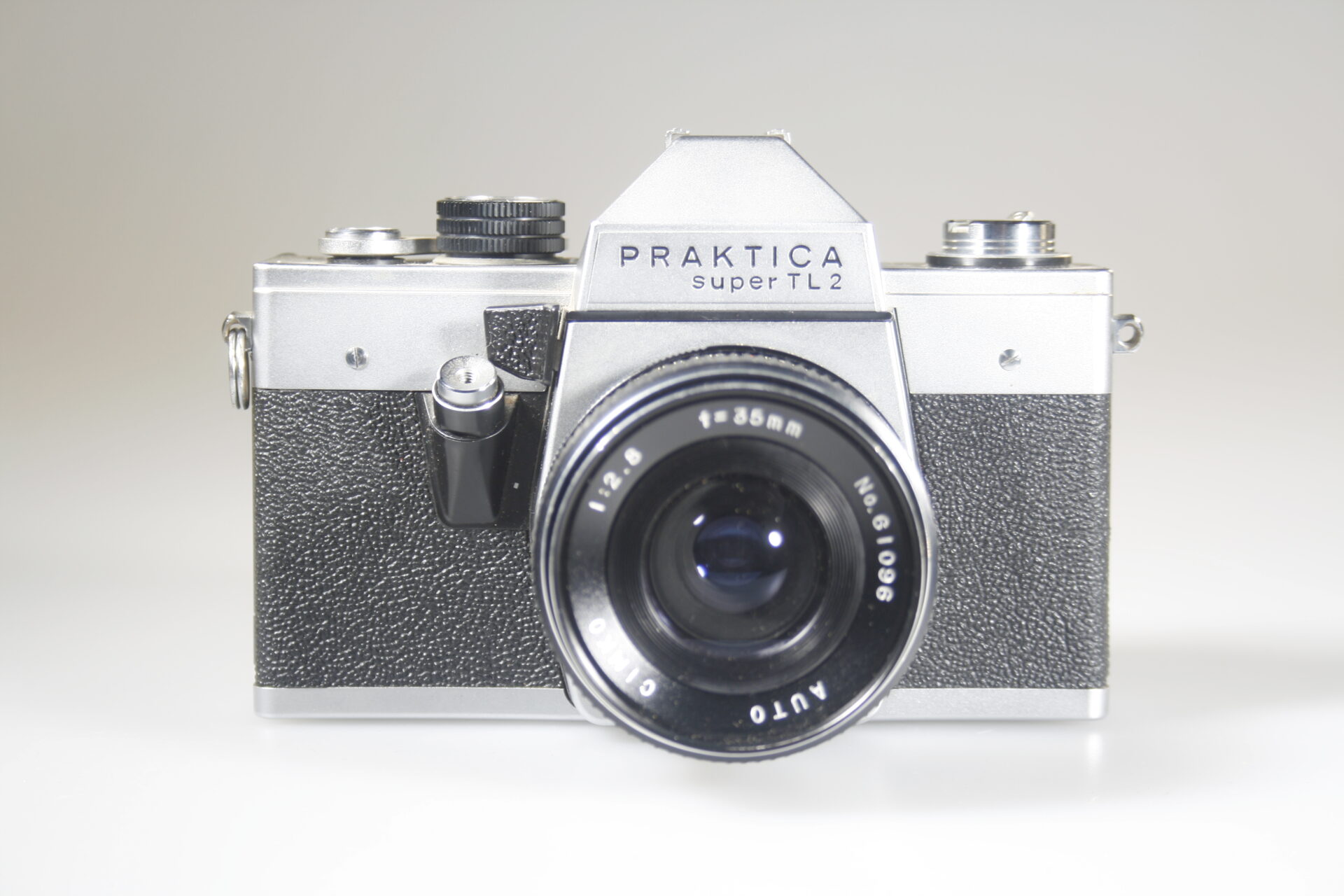 Praktica Super TL2. 35mm SLR camera. 1976-1978. Oost-Duitsland (DDR).
