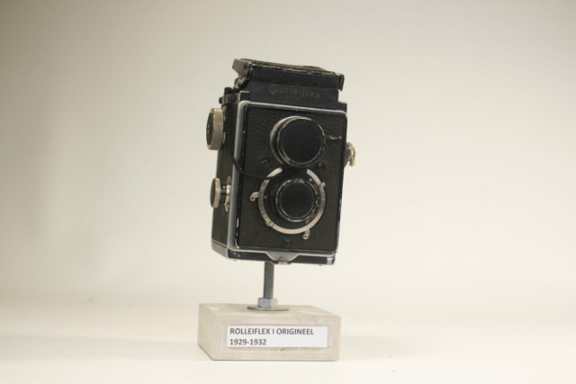 Rolleiflex I origineel. 117 film, later naar 120 film geconverteerd. De wereld eerste rolfilm TLR camera. 1929-1932. USA