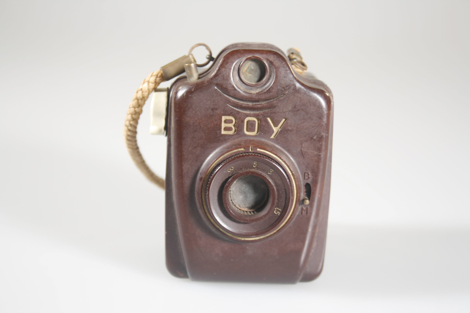 Bilora Boy. 127 film. Bakelieten camera.  1949-1955. Duitsland
