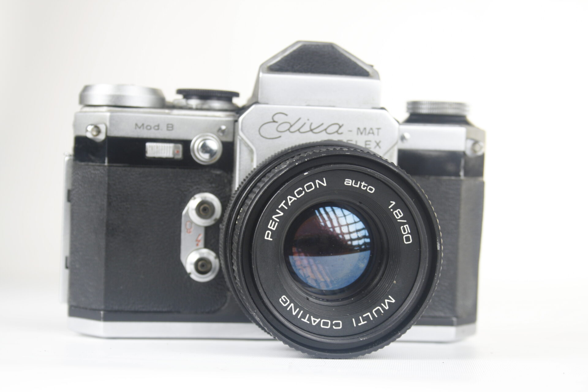 Edixa-mat Reflex Model B. Wirgin. 35mm SLR camera. 1956. Duitsland