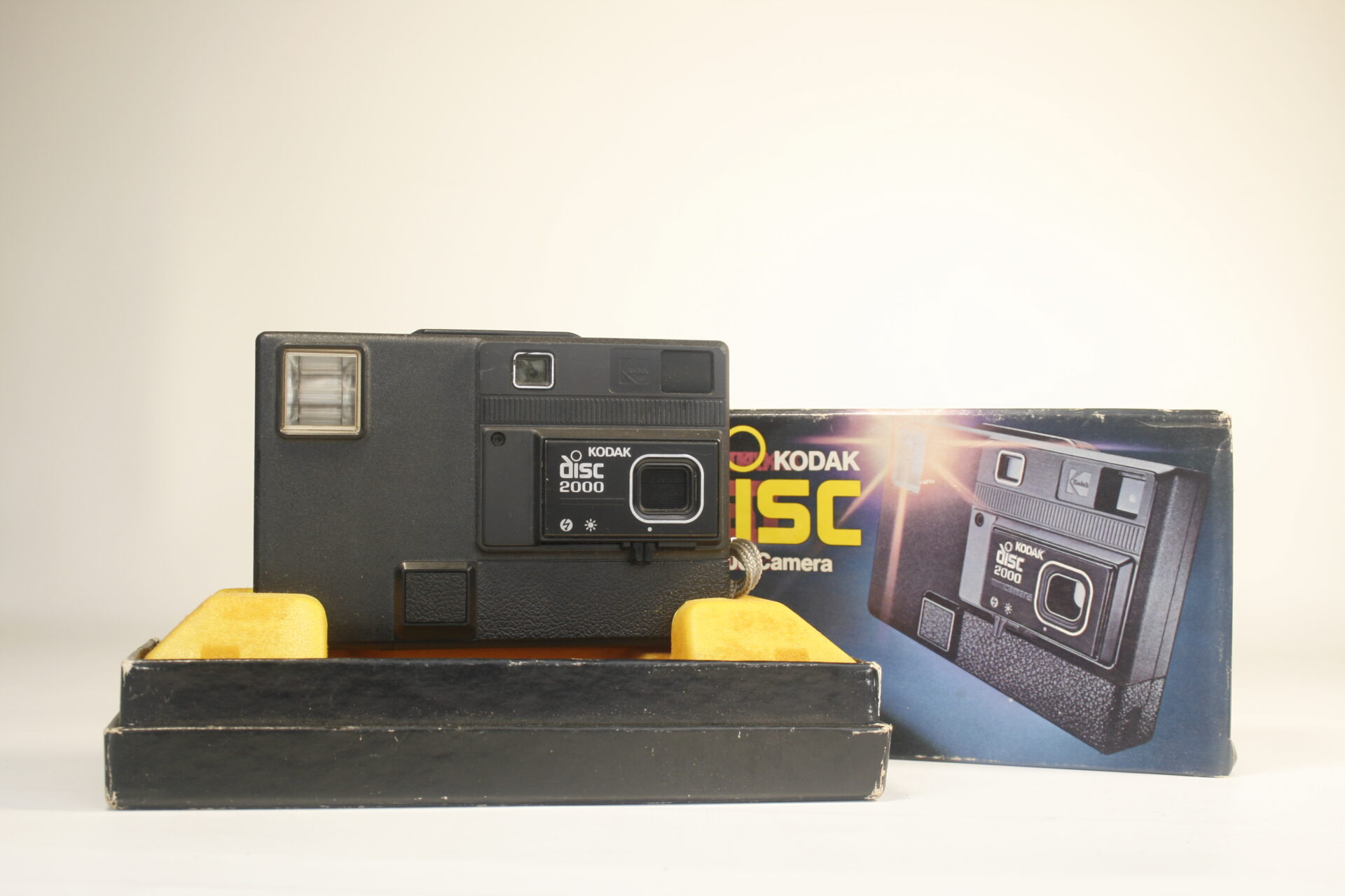 Kodak Disc 2000. Disc film camera. 15 negatieven op een ronde schijf. 1982. USA