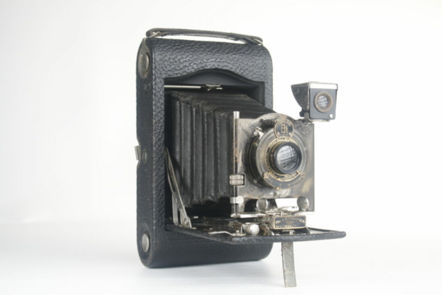 Kodak Eastman No. 3 Autographic. Model H. 118 film. 1914-1926. USA