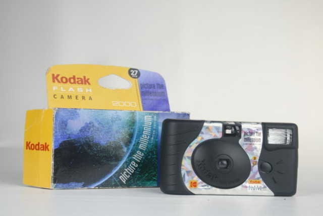 Kodak Flash Camera 2000. Kodak Gold 800 film. 1999. USA