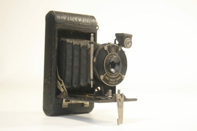 Kodak Vest Pocket. Model B. 127 film. 1925-1934. USA