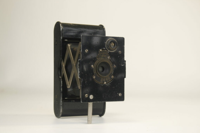 Kodak camera met Ball Bearing sluiter. USA