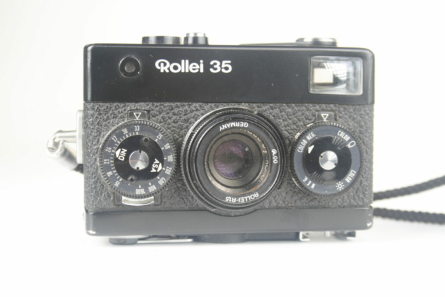 Rollei 35. 35mm viewfinder camera. 1966-1974. Duitsland.