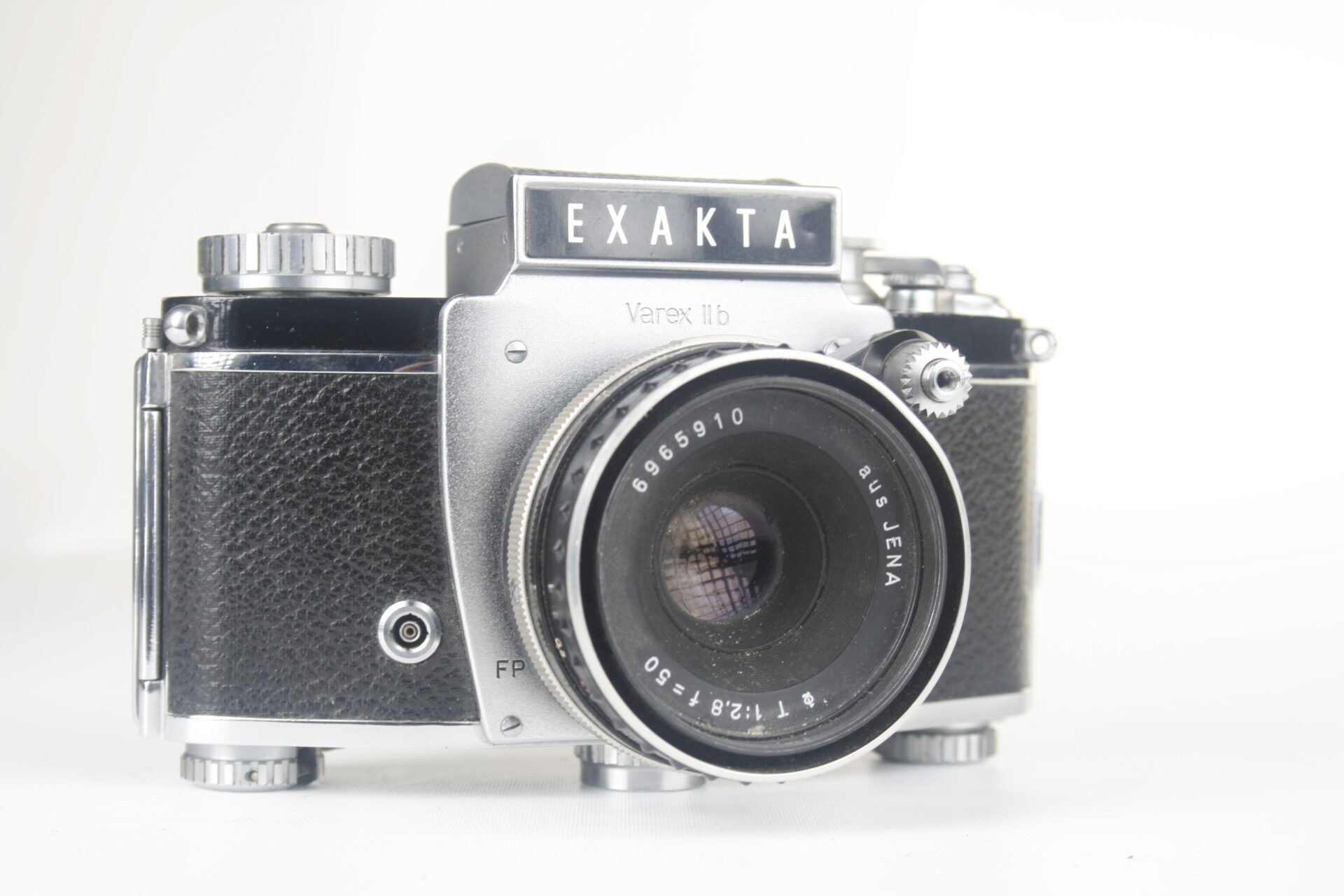 Exakta Varex IIb. Ihagee. (Exakte VXIIb in America) 35mm SLR camera. 1963-1967. Duitsland.