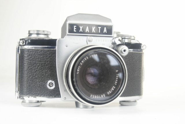 Exakta Varex IIa. Ihagee. (Exakte VXIIa in America) 35mm SLR camera. 1956-1963. Duitsland.