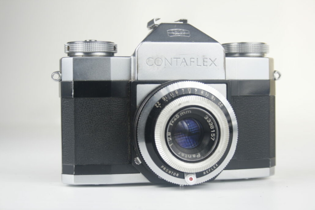 Zeiss Ikon. Contaflex Alpha. 35mm SLR camera. 1957. Duitsland.