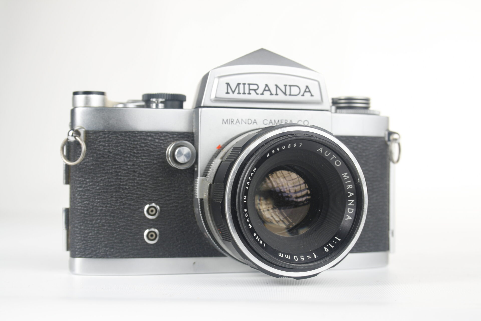 Miranda F. 35mm SLR camera. 1967-1969. Japan.