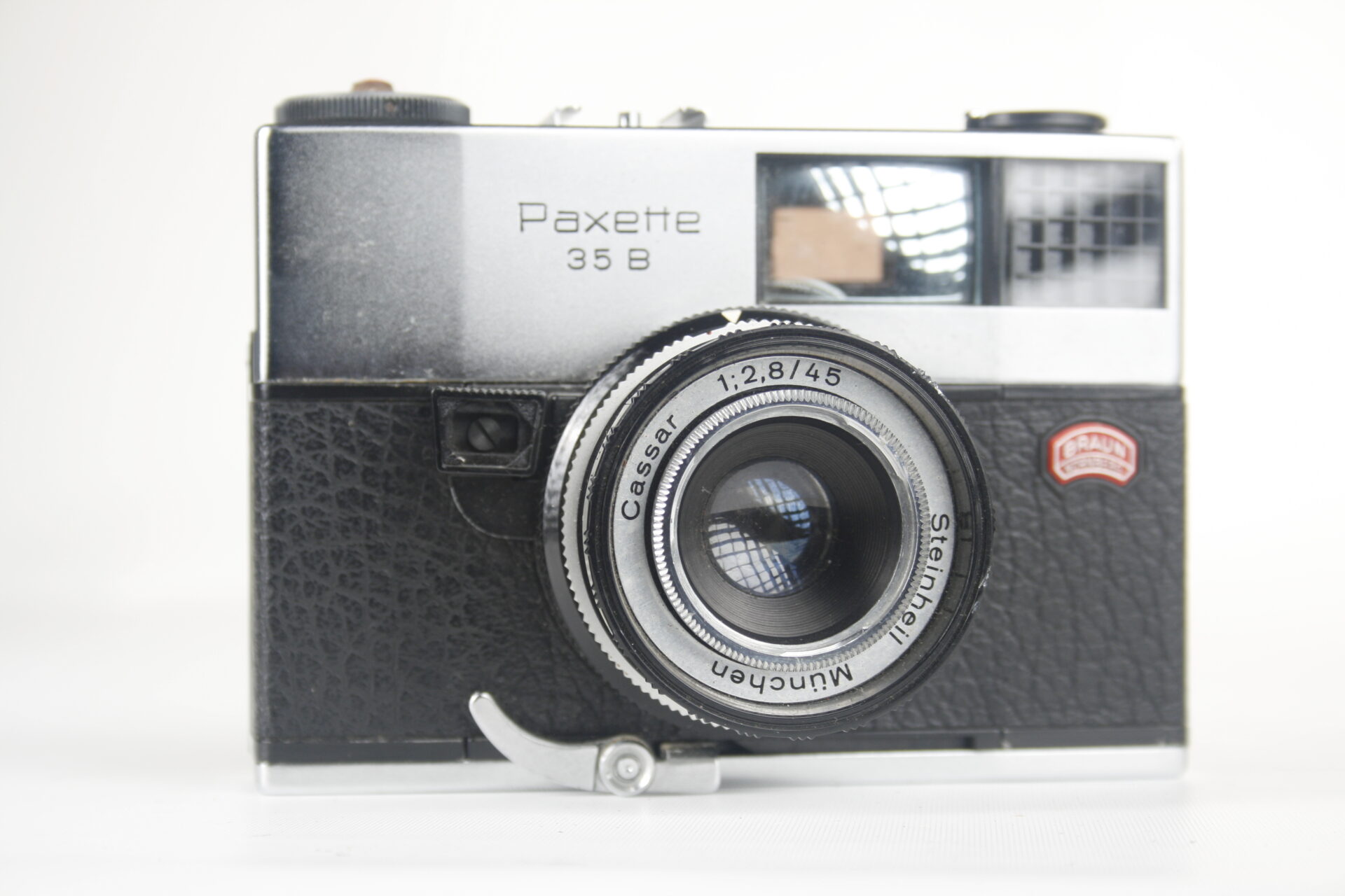 Braun Paxette 35B viewfinder camera. 35mm film. 1964-1967. Duitsland.