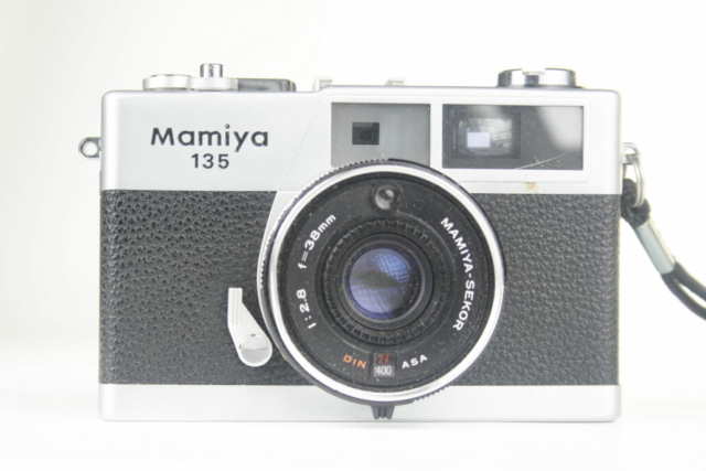 Mamiya 135. 35mm Rangefinder camera. 1977. Japan.