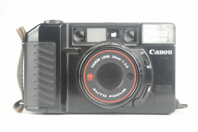 Canon AF35M II. (Sure shot USA, Autoboy 2 Japan) 35mm camera. 1983. Japan.