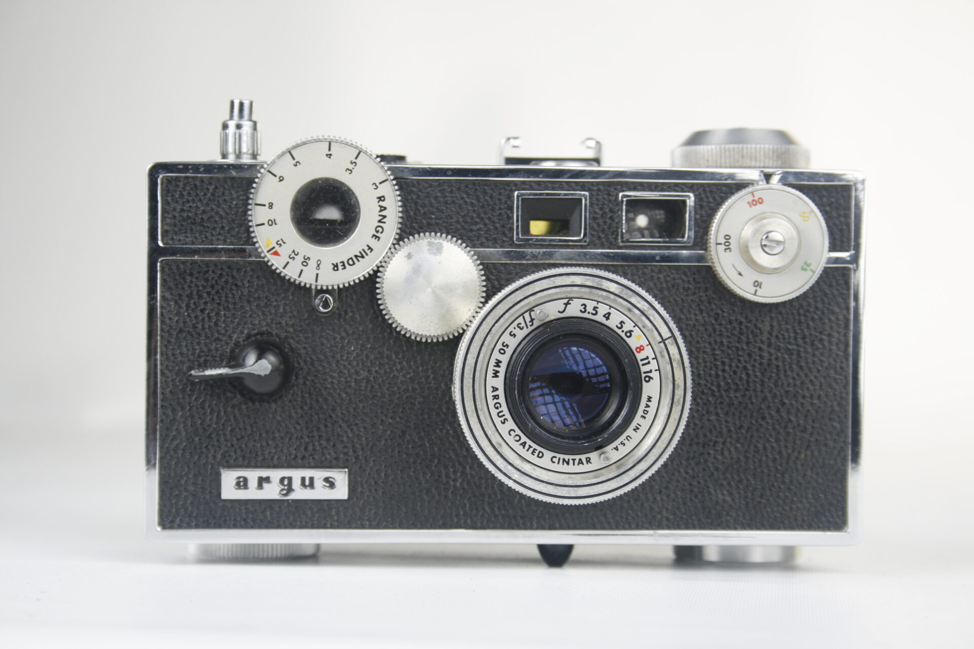Argus C3. 35mm rangefinder camera. 1939. USA.