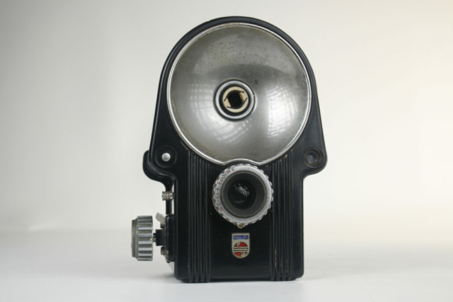 Philips Box Flash.  620 film box camera. Ca.1950. Nederland.