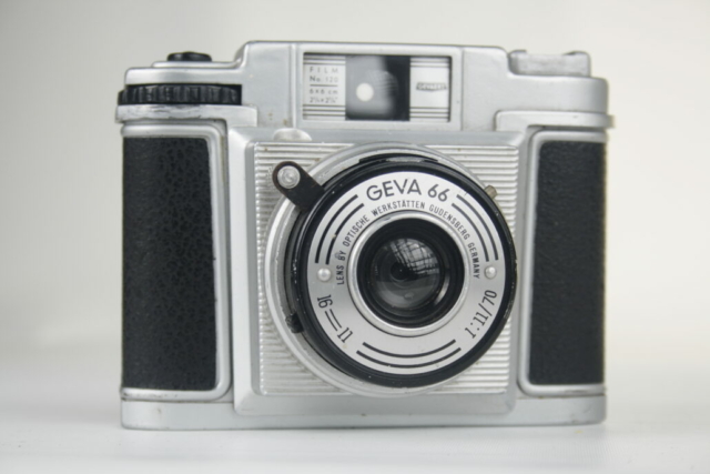 Gevaert Geva 66 camera. 120 rolfilm. 1960. USA.