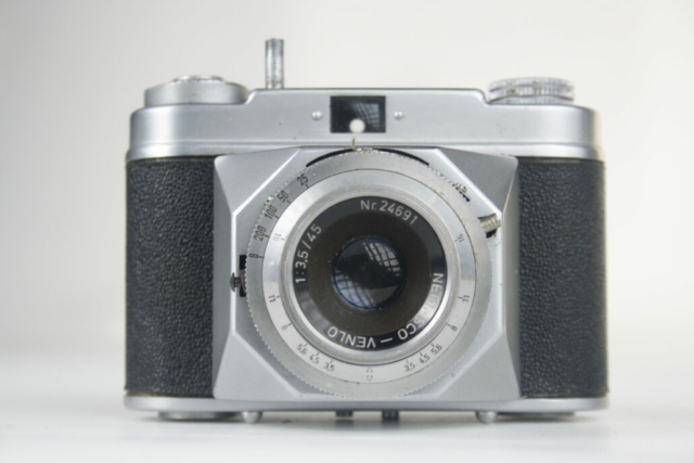 Nedinsco Primo tweede model. 35mm viewfinder camera. Ca. 1958-1962. Nederland.