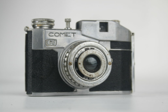 Bencini Comet. Viewfinder camera. 127 film. 1948-1950. Italie.