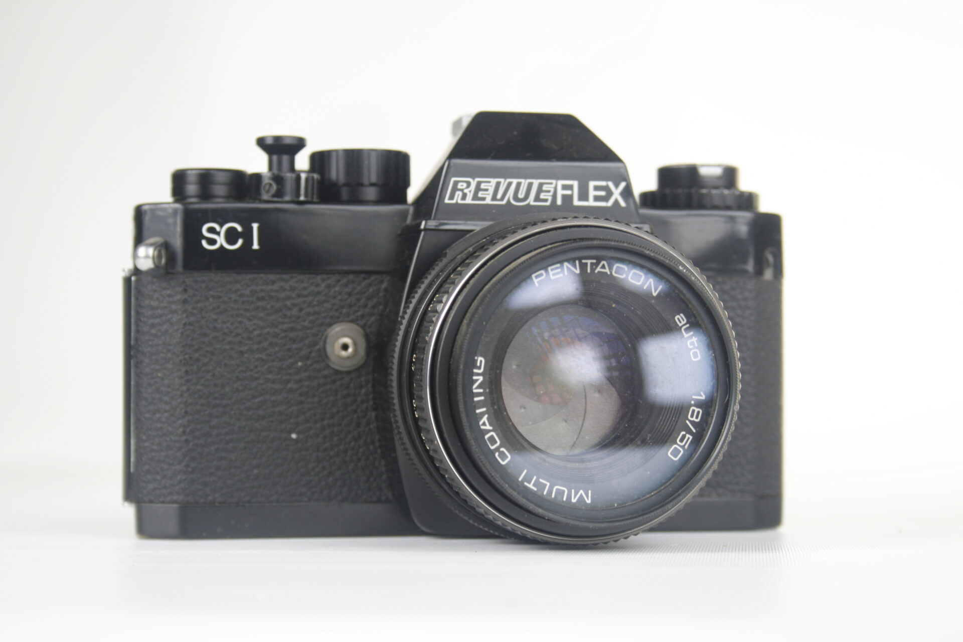 Revueflex SC I. (Chinon) 35mm SLR camera. 1979. Japan.