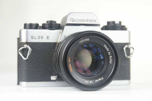 Rollei Rolleiflex SL35 E. 35mm SLR camera. 1978. Oost-Duitsland (DDR).