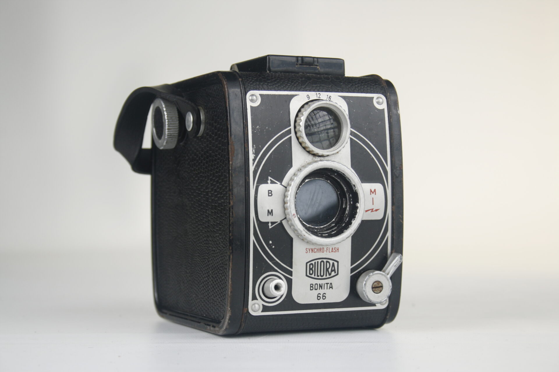 Bilora Bonita 66. 120 film.  Pseudo TLR camera. 1951-1958. Duitsland.