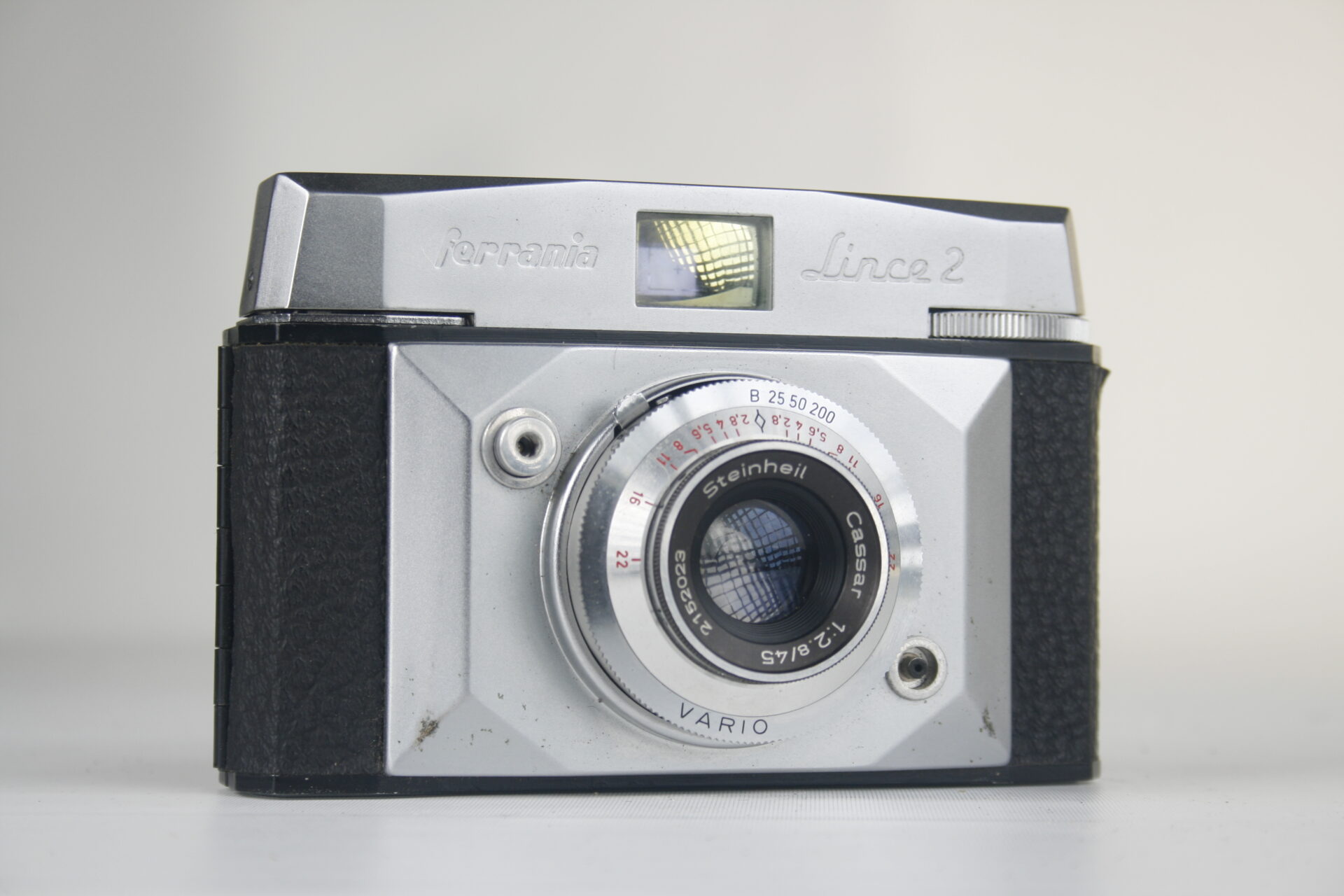 Ferrania Lince 2. 35mm viewfinder camera. 1961. Duitsland.