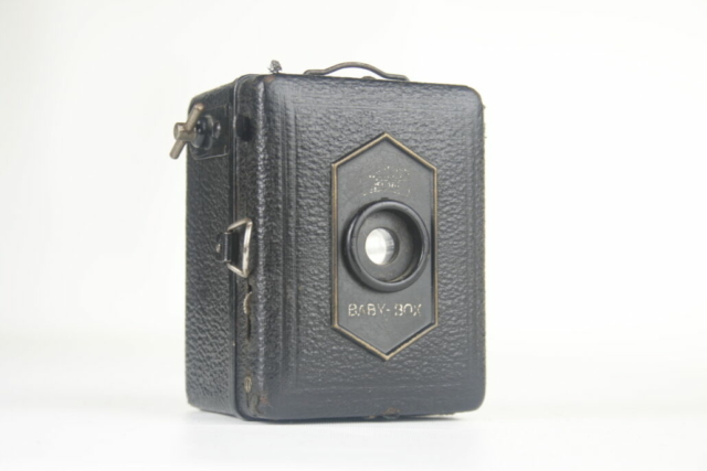 Zeiss Ikon Baby-Box. 127 film box camera. Ca. 1934. Duitsland