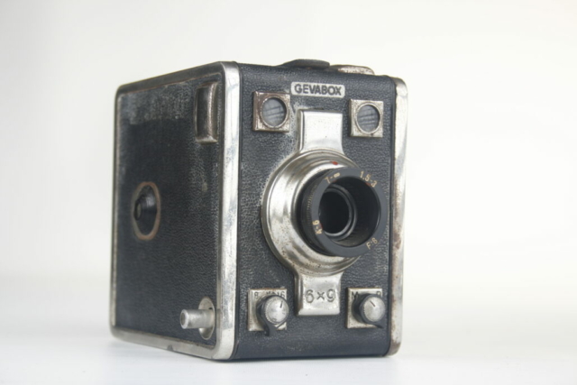 Gevaert Gevabox . 6x9 120 film box camera. 1951. Duitsland.