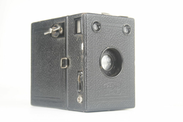 Zeiss Ikon Box Tengor. 120 film box camera. Ca. 1928-1934. Duitsland