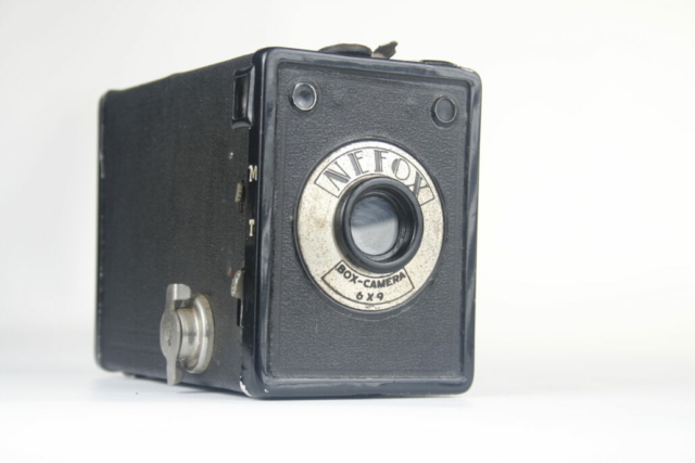Netotaf Nefox box camera. 120 rolfilm. 1949. Nederland.