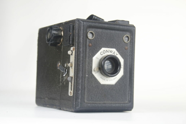 Conway Popular. 120 film box camera. Ca. 1950. Engeland.
