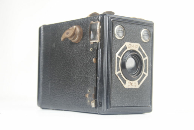 GAP. 120 film box camera. Ca.1952-1955. Frankrijk.