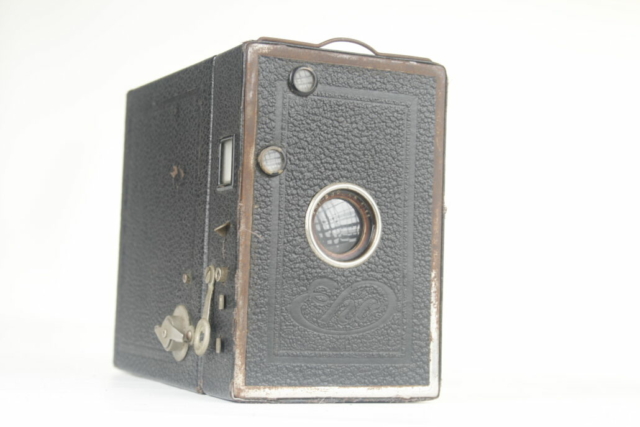 Eho box camera. 120 film box camera. 1930. Duitsland.