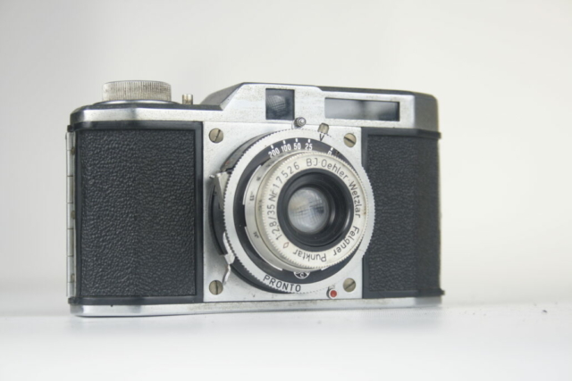 Oehler Infra. Rangefinder camera. Agfa Rapid film. 1950. Duitsland.