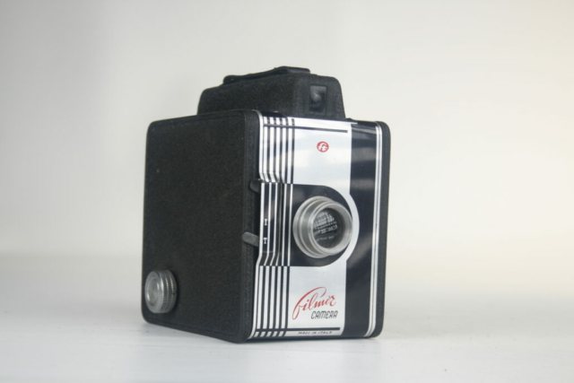 Fototecnica Torino Filmor  box camera. 120 film. 1950. Italie.
