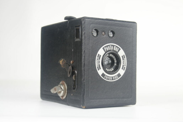 Coronet Photo-Box. 120 film box camera. 1936. Frankrijk.